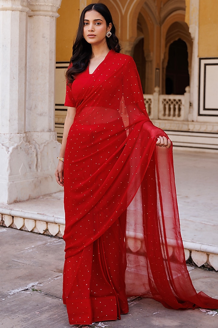 Red Chiffon Mukaish Work Pre-Stitched Saree Set by Geroo Jaipur at Pernia's Pop Up Shop