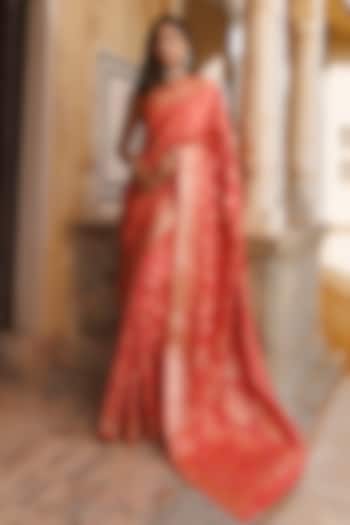 Peach Banarasi Silk Bandhani Tie-Dye Work Wedding Saree Set by Geroo Jaipur at Pernia's Pop Up Shop