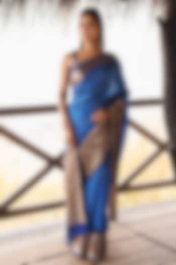 Blue Banarasi Silk Bandhani Tie-Dye Work Wedding Saree Set by Geroo Jaipur at Pernia's Pop Up Shop