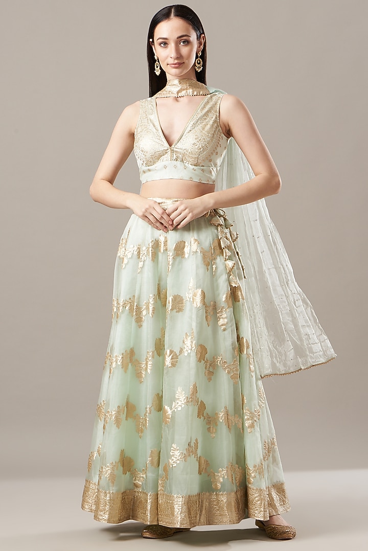 Sea Green Organza Zari Embroidered Lehenga Set by Geroo Jaipur at Pernia's Pop Up Shop
