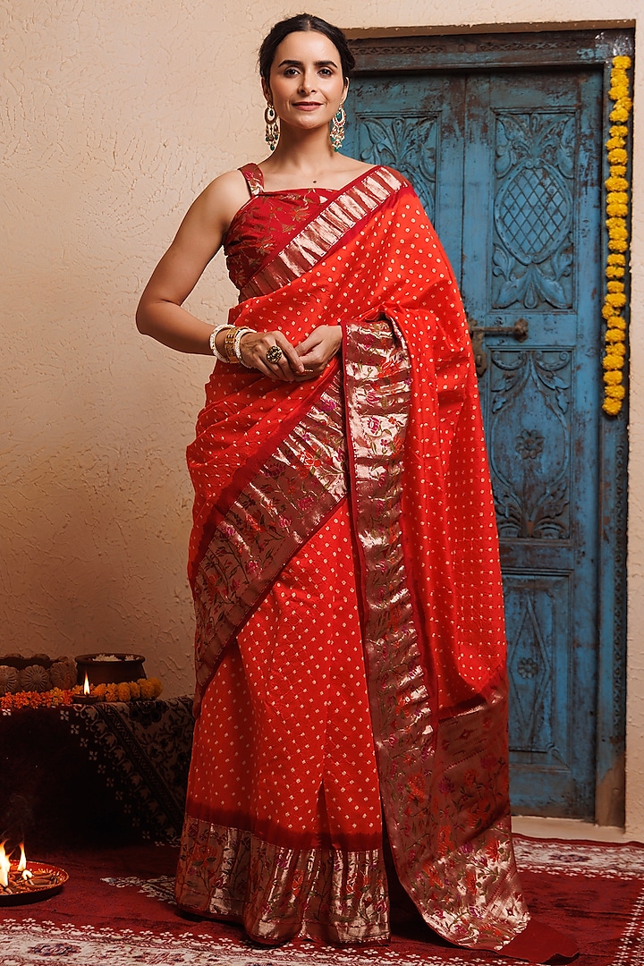 Maroon & Orange Bandhani Silk Handwoven Zari Saree Set by Geroo Jaipur at Pernia's Pop Up Shop