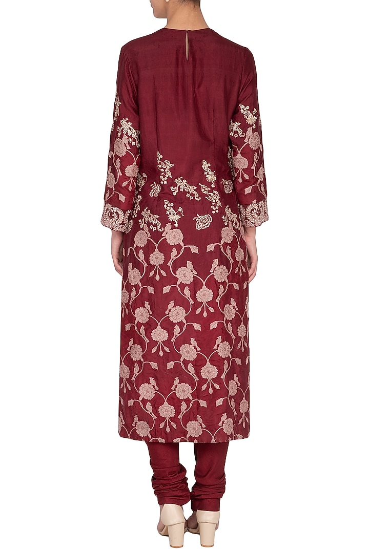 Burgundy embroidered kurta with churidar pants by Garo at Pernia's Pop Up Shop