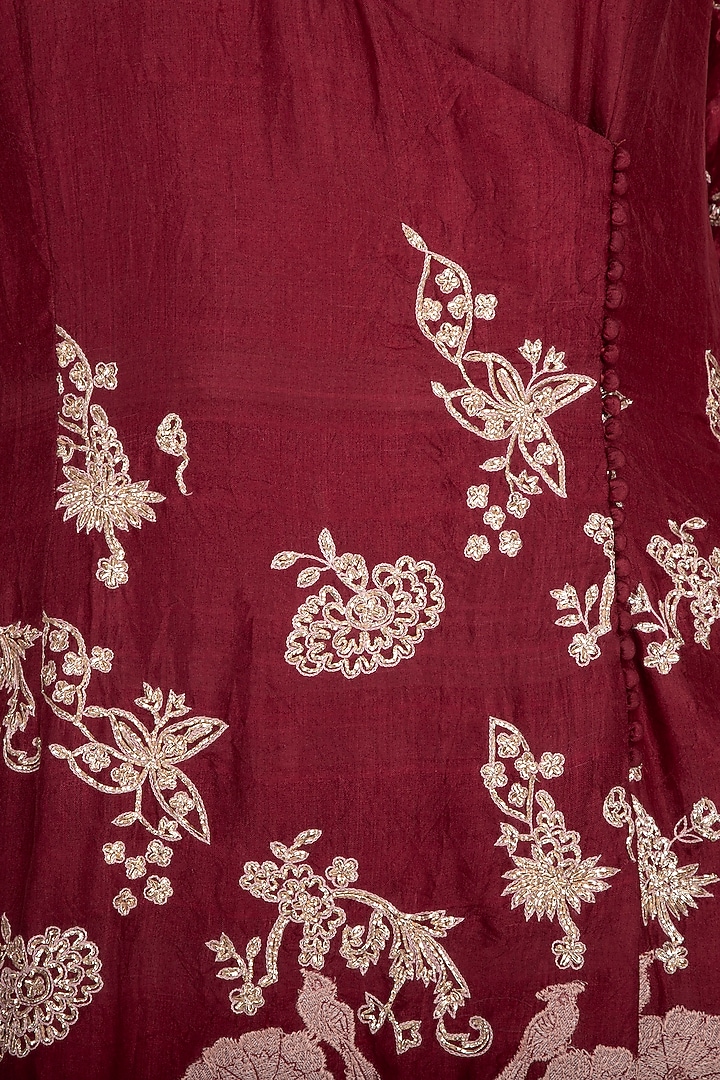 Burgundy embroidered kurta with churidar pants by Garo at Pernia's Pop Up Shop
