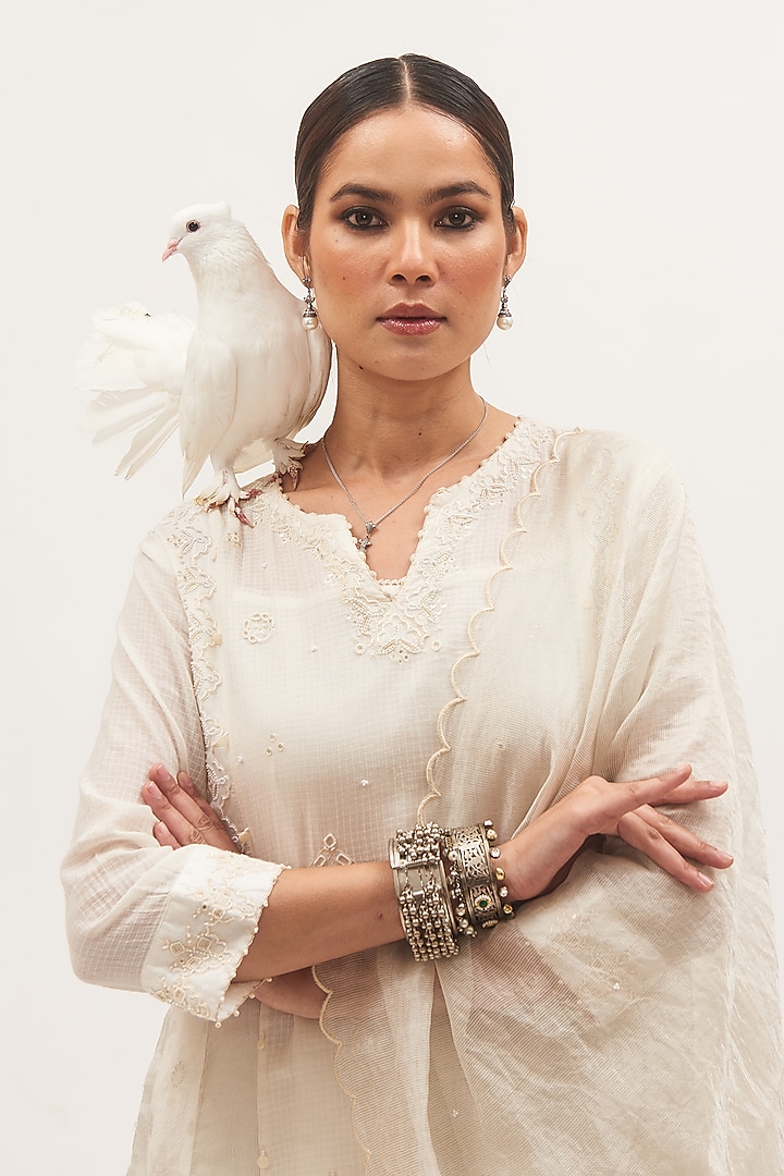 White Chanderi Embroidered Kurta Set by Gyaarah Baees at Pernia's Pop Up Shop