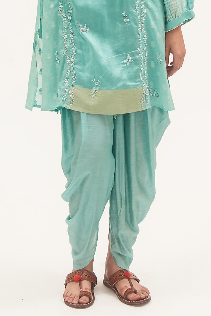 Turquoise Blue Chanderi Zardosi & Thread Embroidered Kurta Set by Gyaarah Baees at Pernia's Pop Up Shop