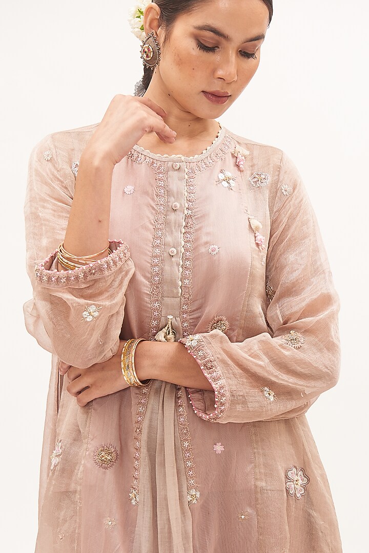 Pale Pink Chanderi Bead Embroidered Panelled Kurta Set by Gyaarah Baees at Pernia's Pop Up Shop