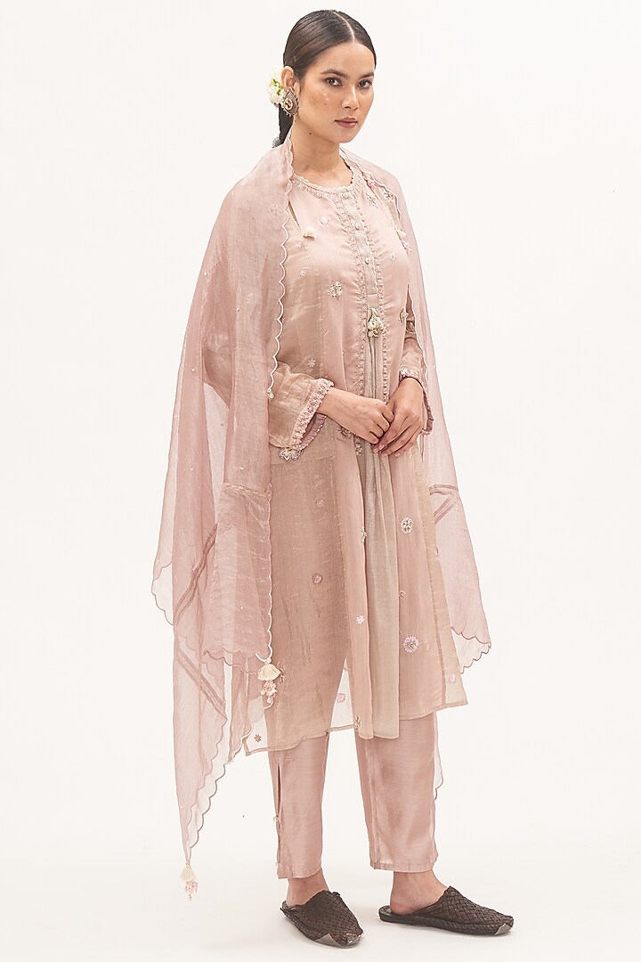 Pale Pink Chanderi Bead Embroidered Panelled Kurta Set by Gyaarah Baees at Pernia's Pop Up Shop