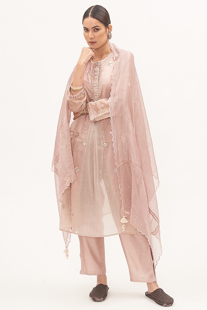 Pale Pink Chanderi Bead Embroidered Panelled Kurta Set by Gyaarah Baees at Pernia's Pop Up Shop