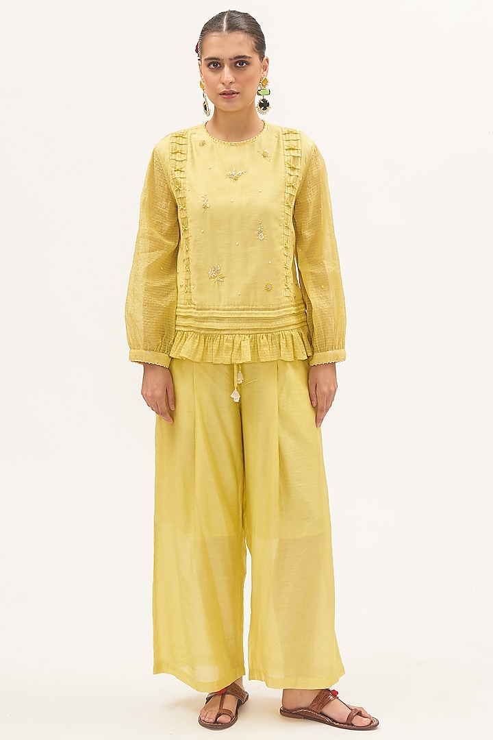 Yellow Chanderi Thread Embroidered Co-Ord Set by Gyaarah Baees
