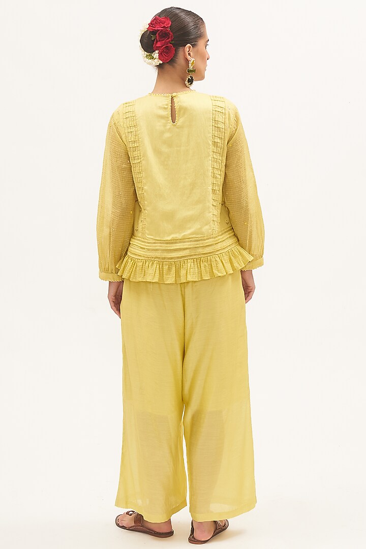 Yellow Chanderi Thread Embroidered Co-Ord Set by Gyaarah Baees at Pernia's Pop Up Shop
