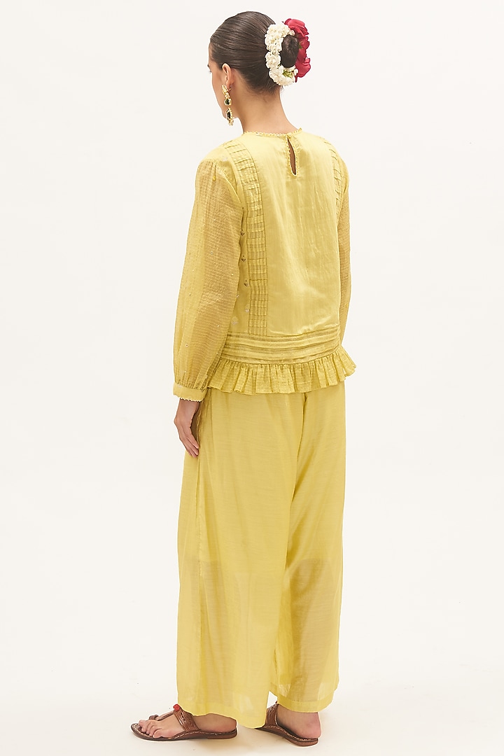 Yellow Chanderi Thread Embroidered Co-Ord Set by Gyaarah Baees at Pernia's Pop Up Shop
