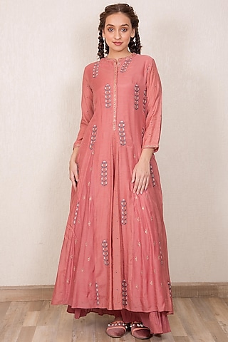 Dusty Pink Embroidered Kurta Set by Gazal Mishra