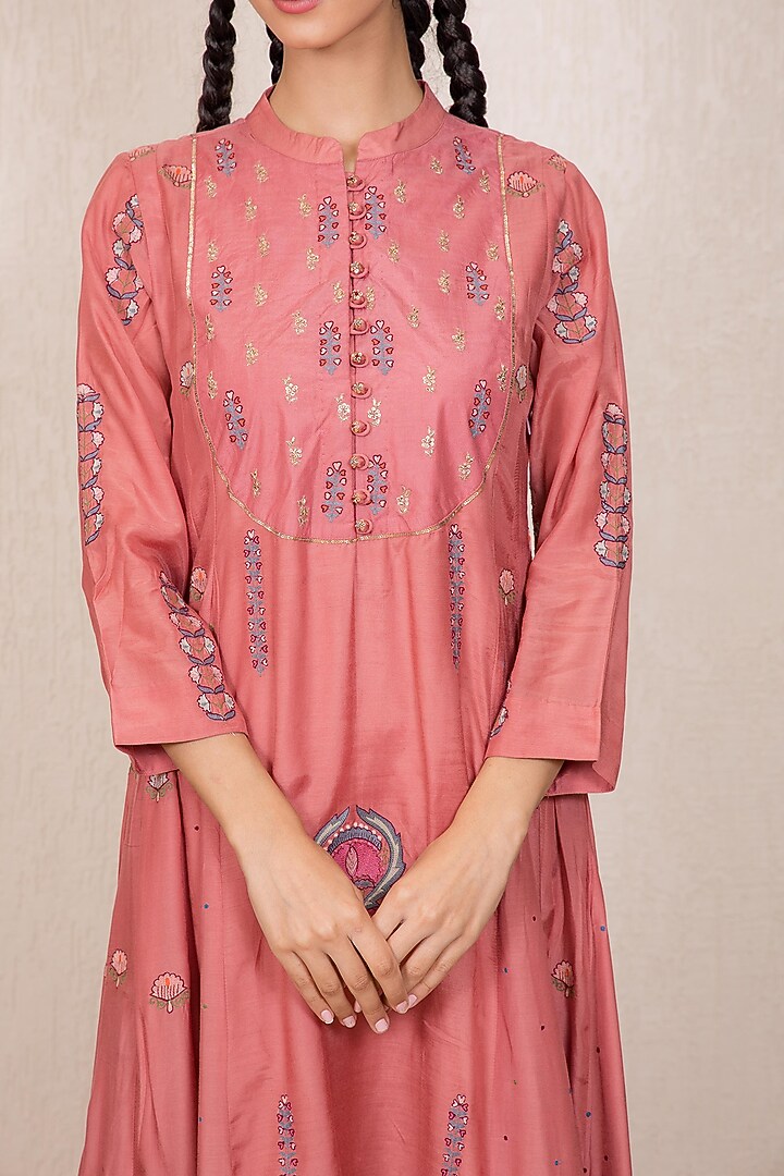 Dusty Pink Embroidered Kalidar Kurta by Gazal Mishra at Pernia's Pop Up Shop