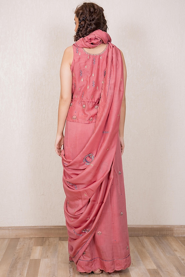 Dusty Pink Embroidered Wedding Saree Set by Gazal Mishra at Pernia's Pop Up Shop