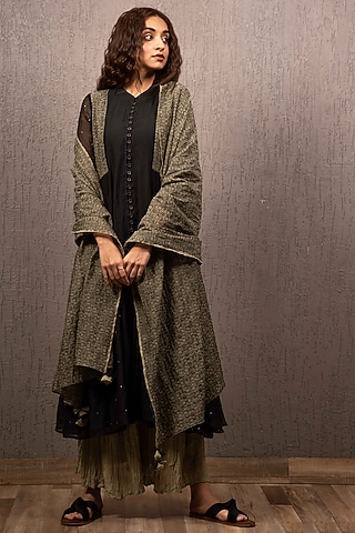 Black Embroidered Kurta Set by Gazal Mishra