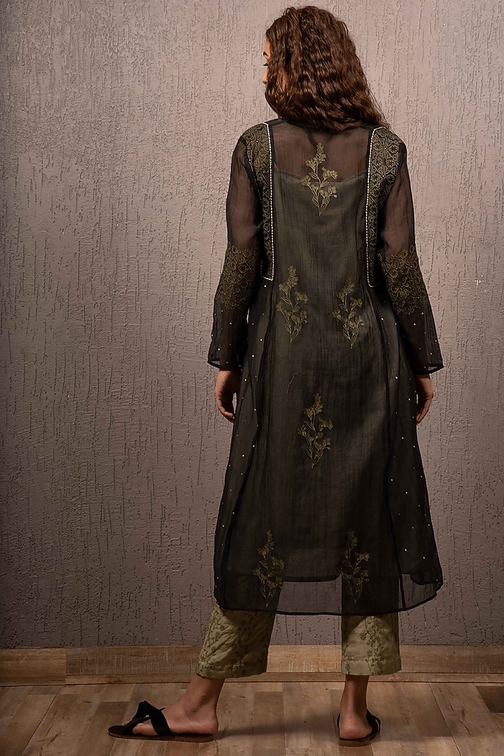 Black Embroidered Kurta With Pants & Inner by Gazal Mishra at Pernia's Pop Up Shop