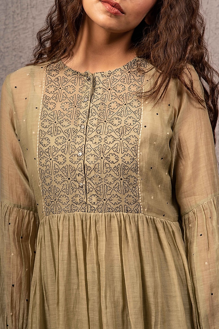 Olive Green Embroidered Kurta With Inner by Gazal Mishra at Pernia's Pop Up Shop