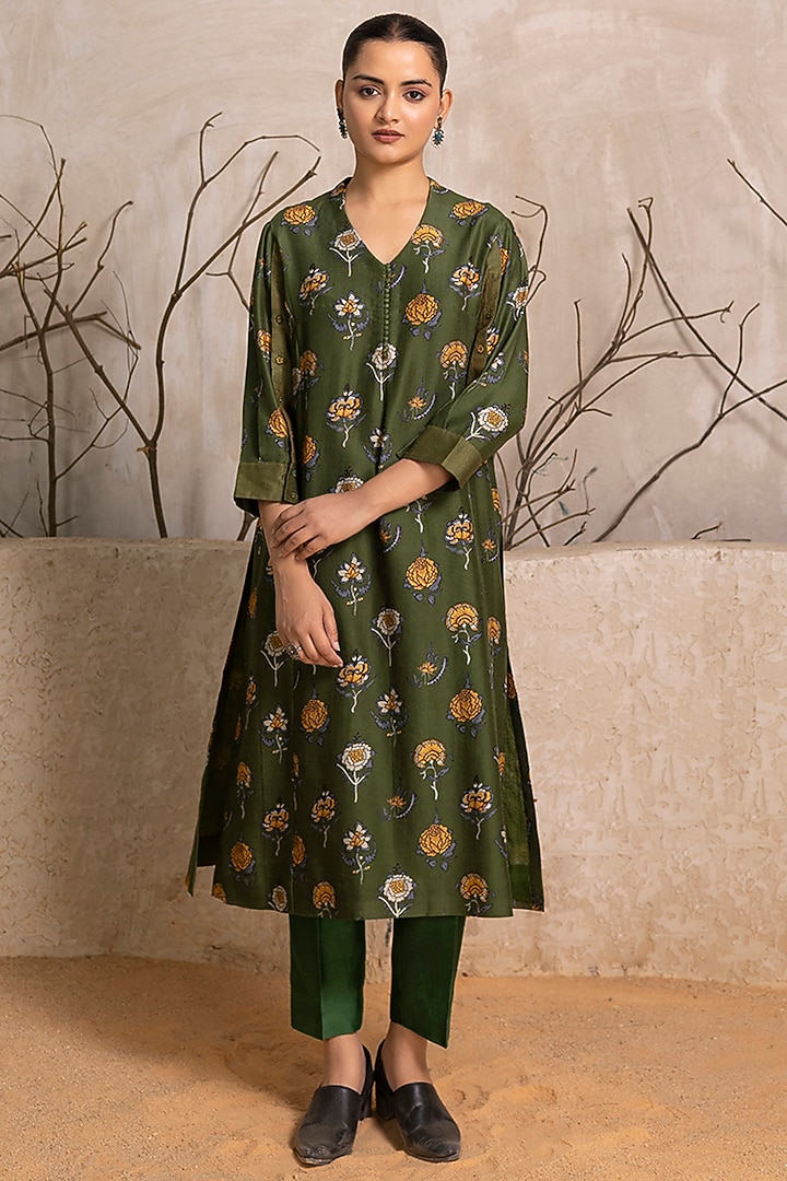Leaf Green Silk Chanderi Digital Printed Tunic Set by Haute Mess at Pernia's Pop Up Shop