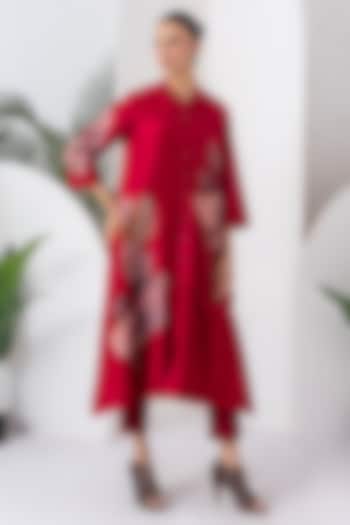 Maroon Silk Chanderi Digital Printed Jacket Set by Haute Mess at Pernia's Pop Up Shop