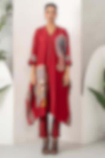 Maroon Silk Chanderi Peacock Printed Kaftan Set by Haute Mess at Pernia's Pop Up Shop