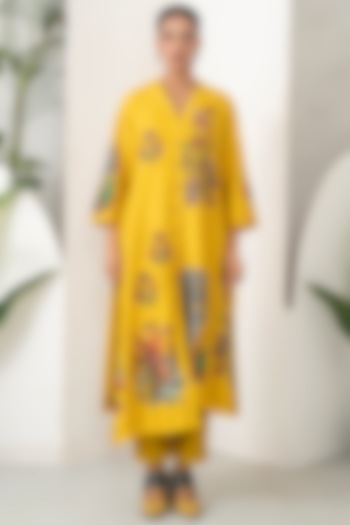 Yellow Silk Chanderi Floral Printed Tunic Set by Haute Mess at Pernia's Pop Up Shop