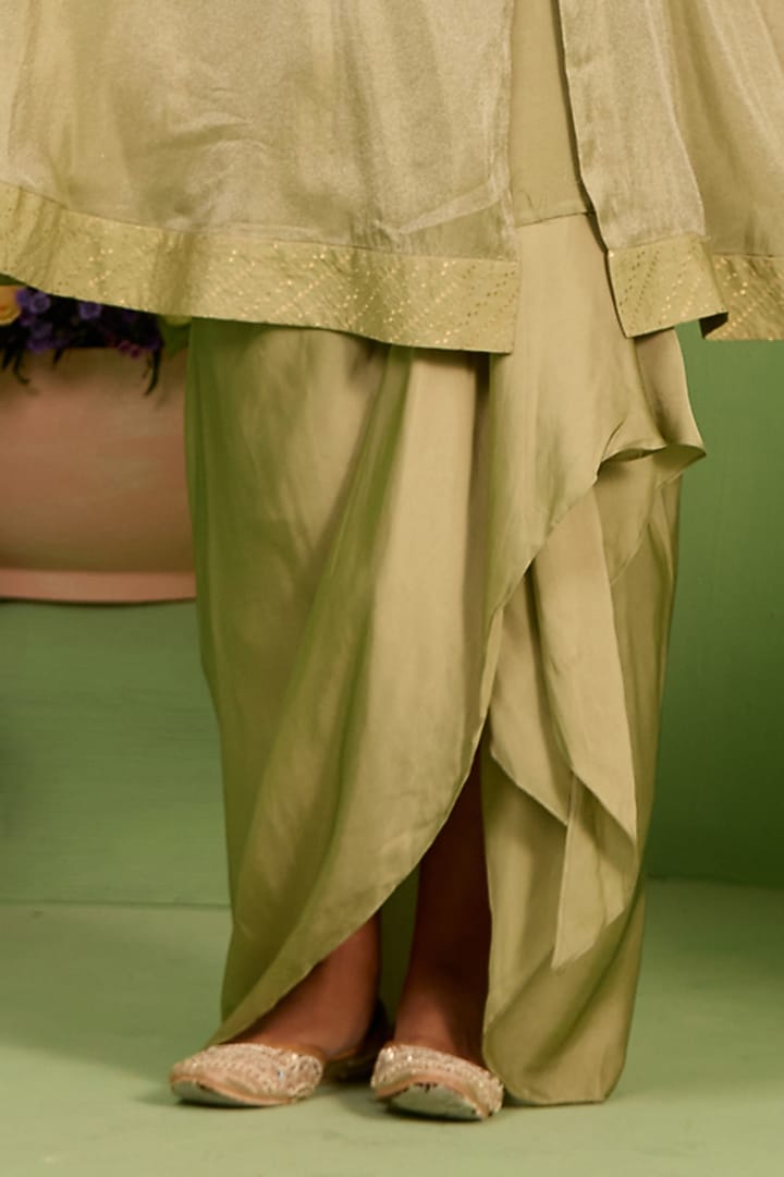Green Tussar Silk Thread Work Kaftan Set by House of Armuse at Pernia's Pop Up Shop