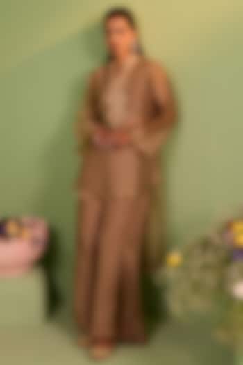 Gold Tissue Sequins & Cutdana Embellished Kurta Set by House of Armuse at Pernia's Pop Up Shop