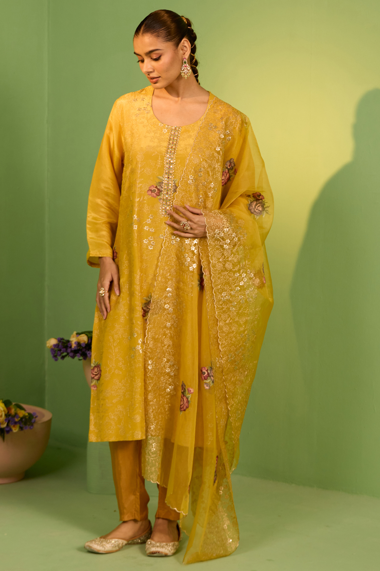 Mustard Crepe Zari & Thread Work Kurta Set by House of Armuse at Pernia's Pop Up Shop