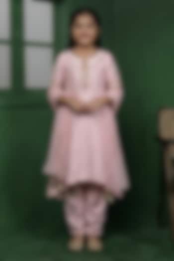 Light Pink Katan Silk Hand Embroidered Kurta Set For Girls by Harmony at Pernia's Pop Up Shop