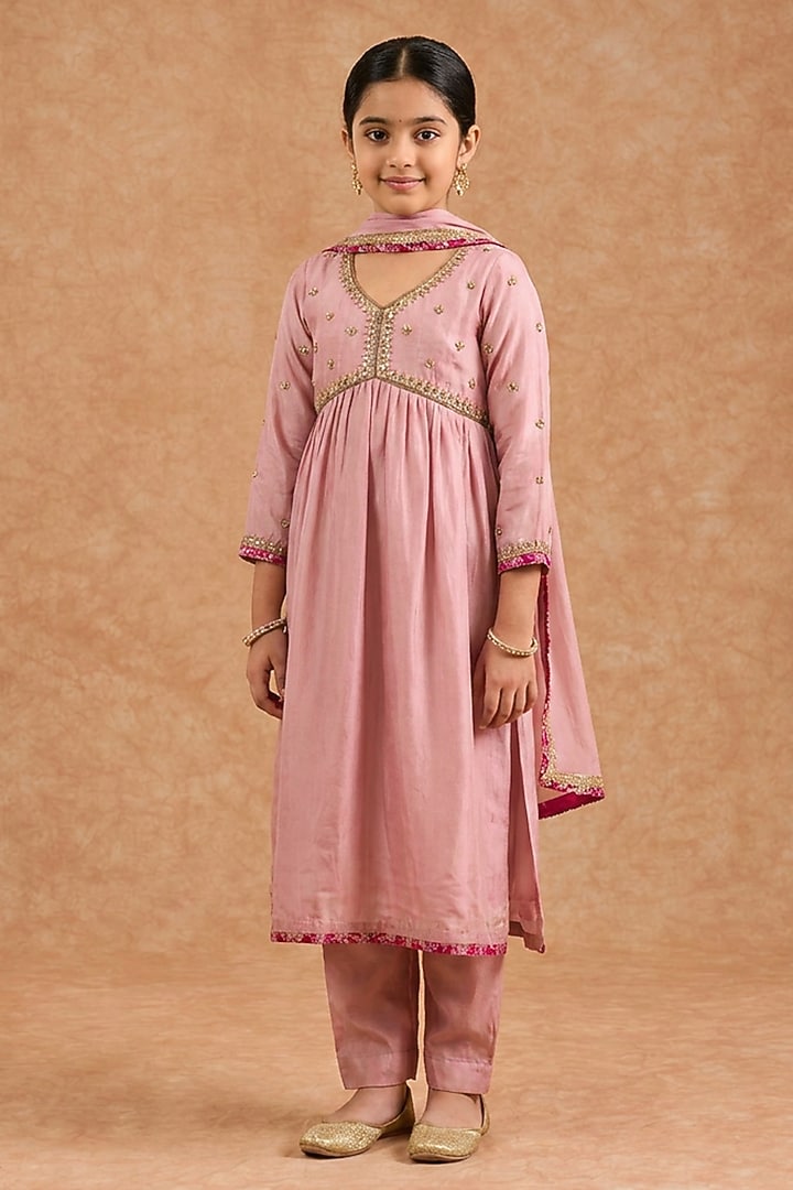 Dull Pink Opara Silk Hand Embroidered Gathered-Style Kurta Set For Girls by Harmony at Pernia's Pop Up Shop