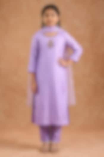 Lavender Opara Silk Hand Embroidered Kurta Set For Girls by Harmony at Pernia's Pop Up Shop
