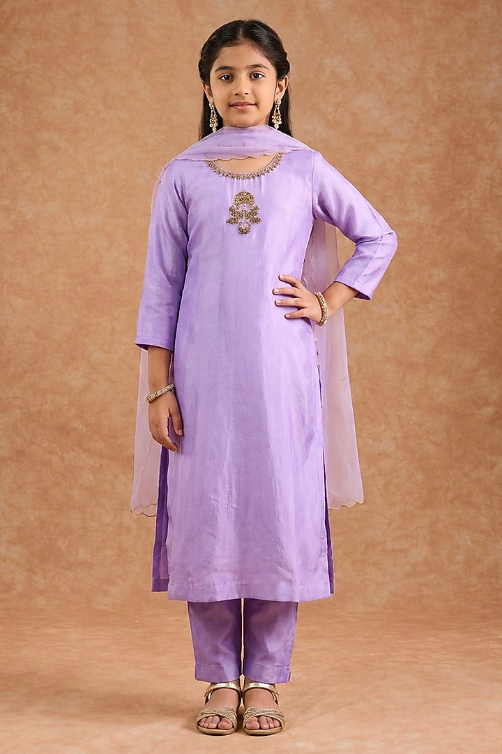 Lavender Opara Silk Hand Embroidered Kurta Set For Girls by Harmony at Pernia's Pop Up Shop
