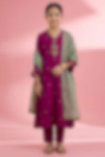 Fuchsia Viscose Katan Silk Zari Embroidered Kurta Set For Girls by Harmony at Pernia's Pop Up Shop