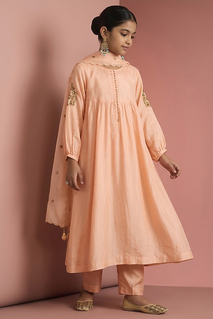 Peach Opara Silk Hand Work Kurta Set For Girls by Harmony at Pernia's Pop Up Shop