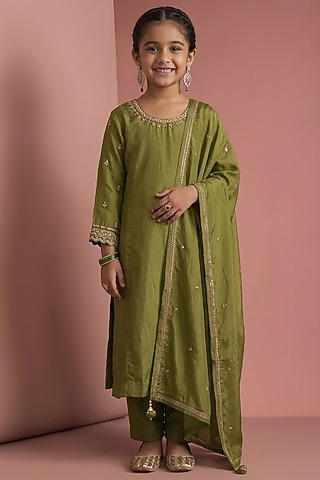 Mehendi Green Viscose Silk Hand Embroidered Kurta Set For Girls by harmony