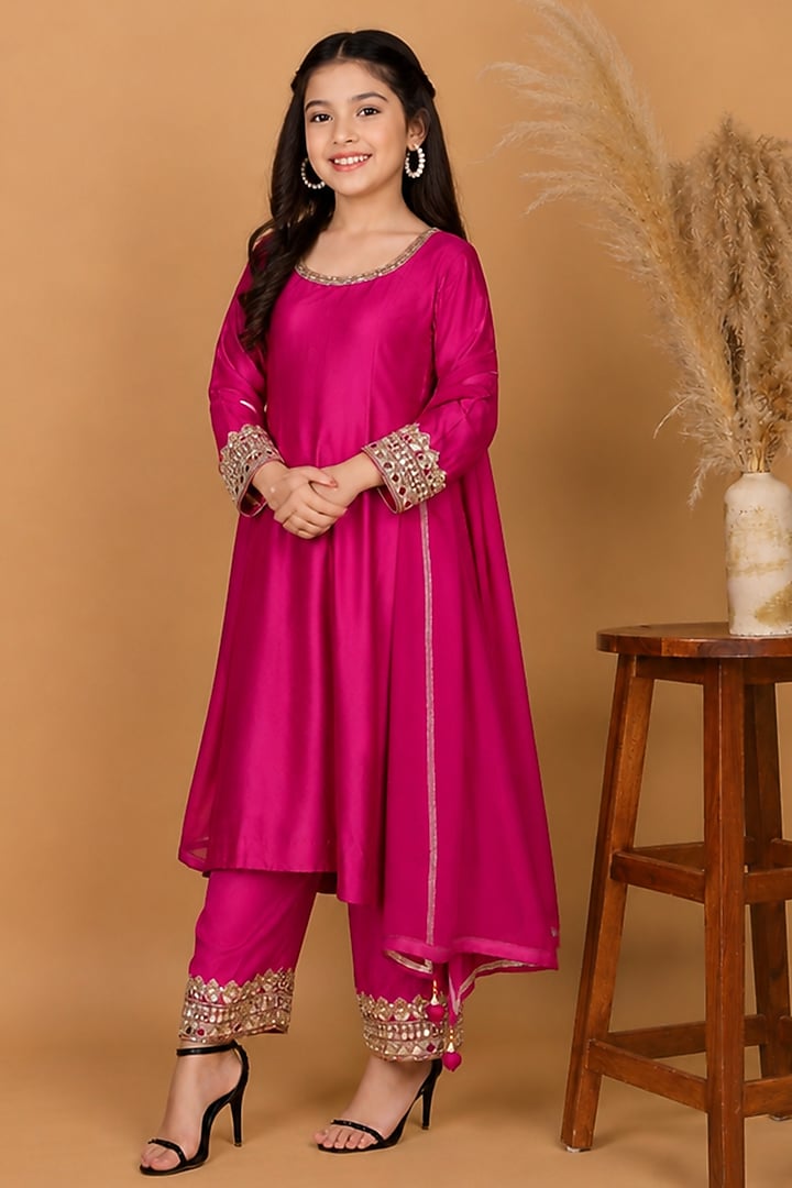 Fuchsia Katan Silk Mirror Embroidered Kurta Set by Harmony at Pernia's Pop Up Shop