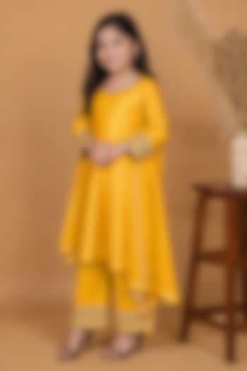 Mustard Yellow Mirror Work Kurta Set For Girls by Harmony at Pernia's Pop Up Shop