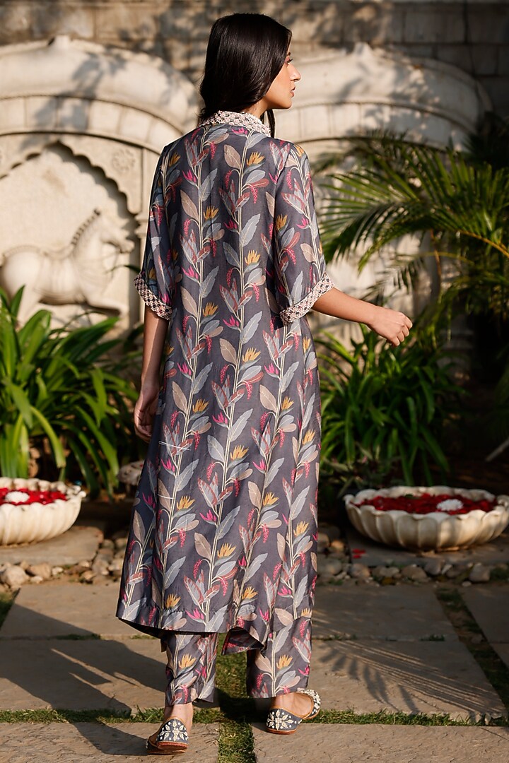 Grey Muslin Silk Printed & Embellished Kurta Set by HARSHA KHATRY at Pernia's Pop Up Shop