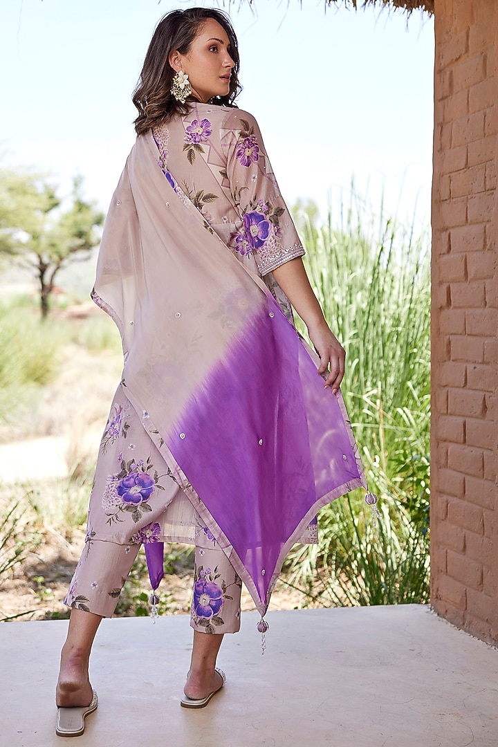Lilac Chanderi Silk Hand Embroidered Kurta Set by HARSHA KHATRY at Pernia's Pop Up Shop