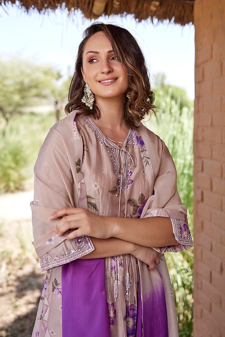 Lilac Chanderi Silk Hand Embroidered Kurta Set by HARSHA KHATRY at Pernia's Pop Up Shop