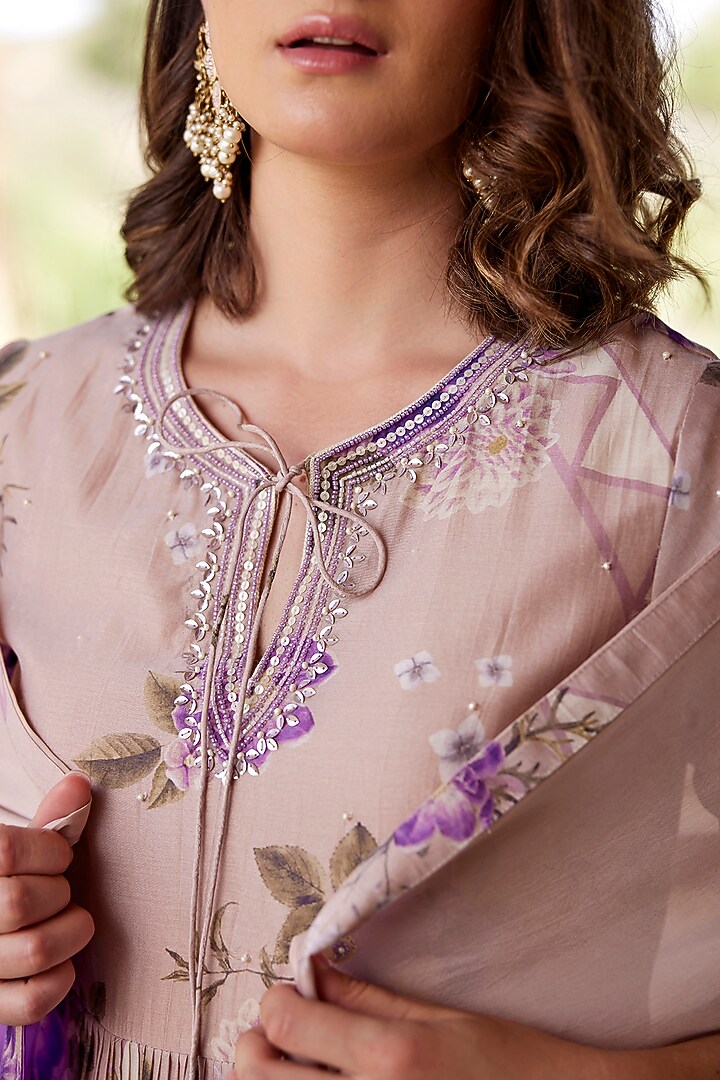 Lilac Chanderi Silk Hand Embroidered Kurta Set by HARSHA KHATRY at Pernia's Pop Up Shop