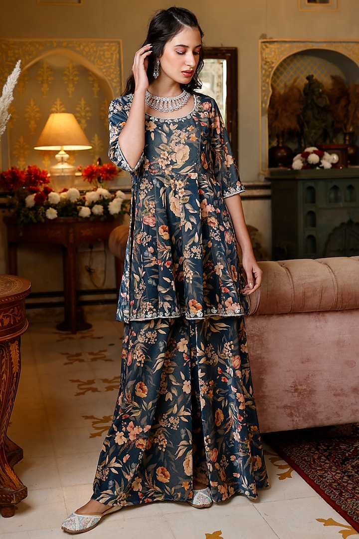 Navy Blue Velvet Hand Embroidered & Printed Kurta Set by HARSHA KHATRY at Pernia's Pop Up Shop