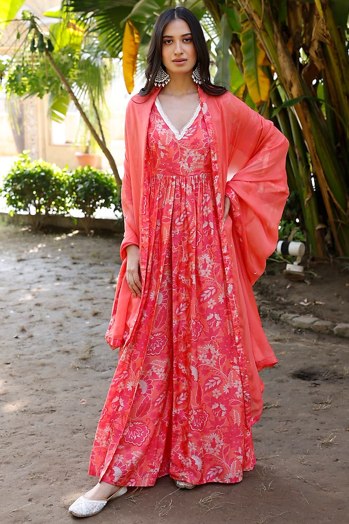 Coral Fine Tussar Silk Hand Embroidered Kurta Set by HARSHA KHATRY at Pernia's Pop Up Shop