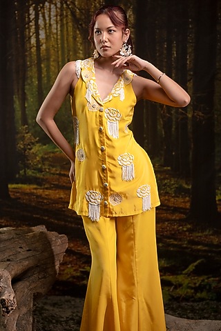 Mustard Yellow Natural Crepe Hand Embroidered Kurta Set by Harshita Jain