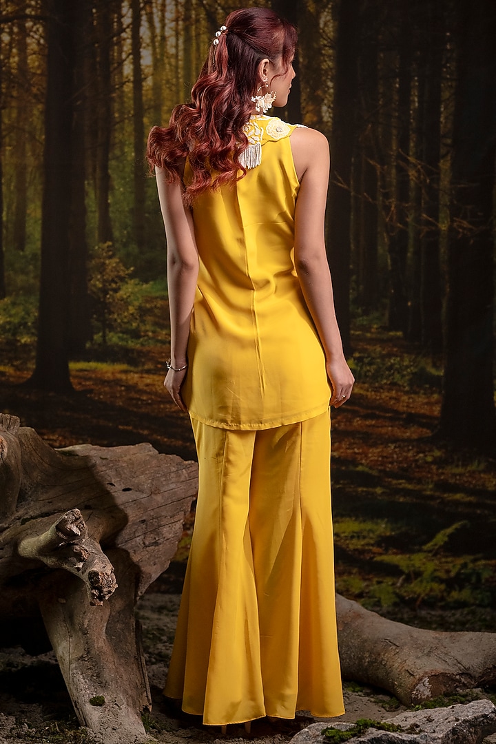 Mustard Yellow Natural Crepe Hand Embroidered Kurta Set by Harshita Jain at Pernia's Pop Up Shop