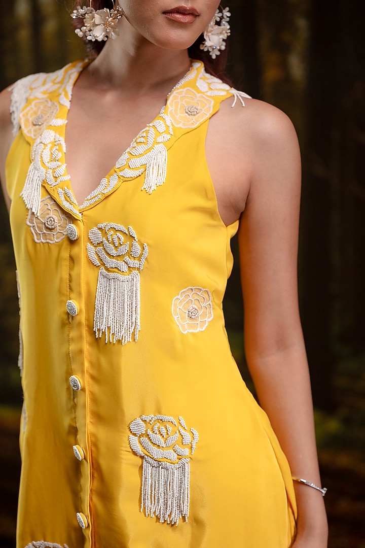 Mustard Yellow Natural Crepe Hand Embroidered Kurta Set by Harshita Jain at Pernia's Pop Up Shop