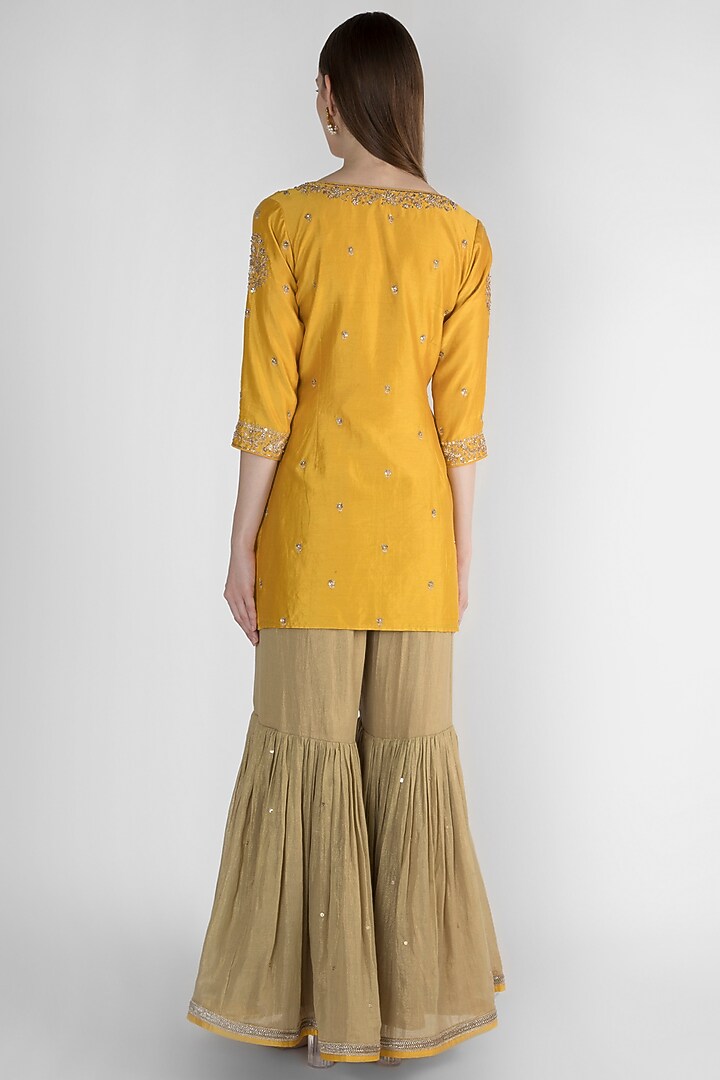 Mustard Yellow & Beige Embroidered Printed Kurta Set by Himani And Anjali Shah at Pernia's Pop Up Shop