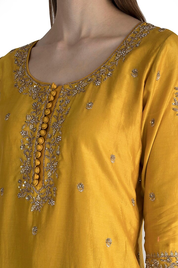 Mustard Yellow & Beige Embroidered Printed Kurta Set by Himani And Anjali Shah at Pernia's Pop Up Shop