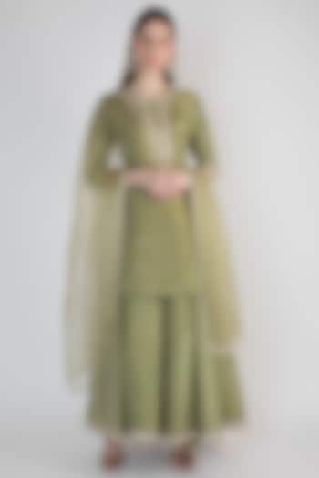 Olive Green Embroidered Kurta Set by Himani And Anjali Shah at Pernia's Pop Up Shop