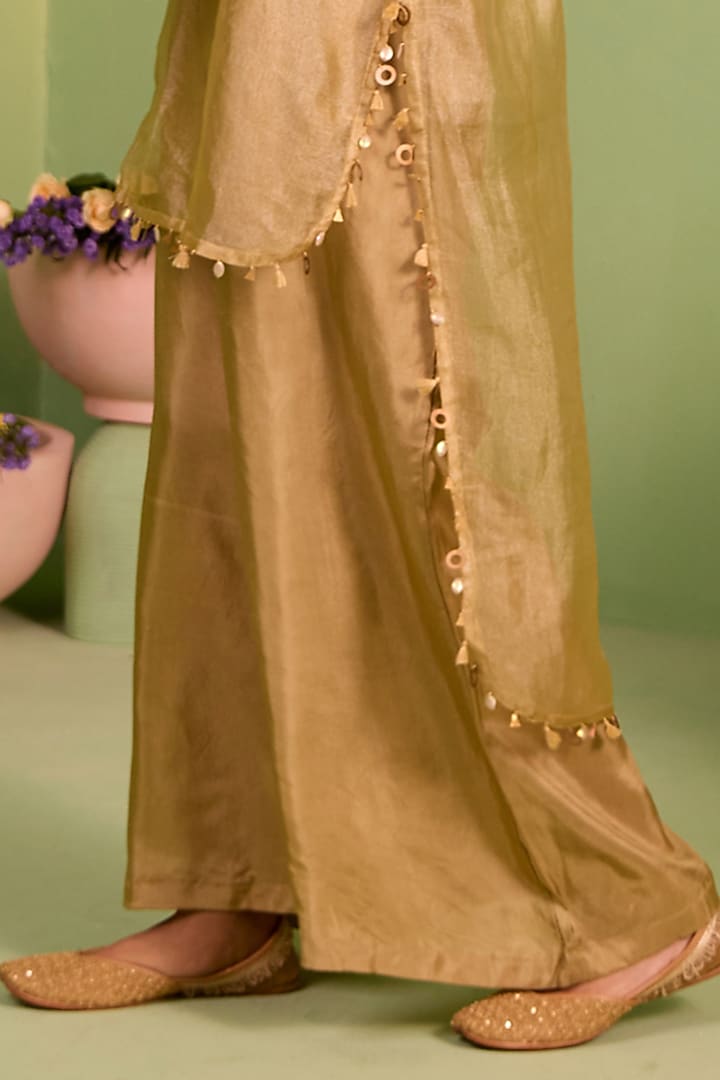 Bronze Tissue Sequins & Cutdana Work Kurta Set by House of Armuse at Pernia's Pop Up Shop